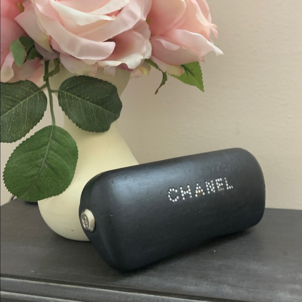 CHANEL Black Leather Eyewear Case Crystal Logo Embellishment - Picture 9 of 10